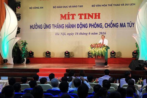 Lễ mít tinh hưởng ứng Tháng hành động phòng, chống ma túy năm 2016 - ảnh 1